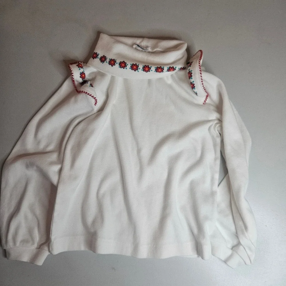 Vintage OshKosh B'Gosh White Floral Embroidered Ruffle Turtleneck Top